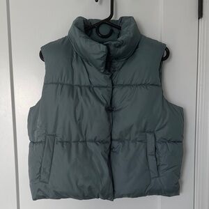 Old Navy Puffer Vest - only worn a few times!
